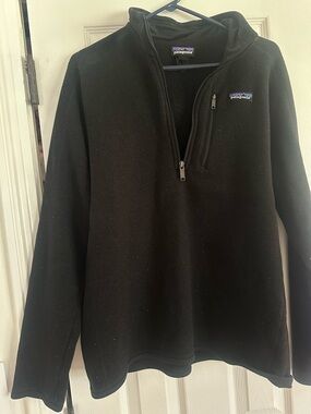 Patagonia Men’s Black Half-Zip Fleece Pullover